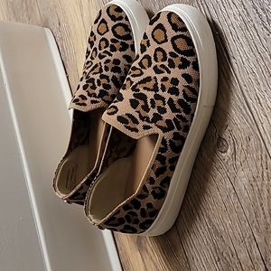 Steve Madden high slip ons leopard 9 wide